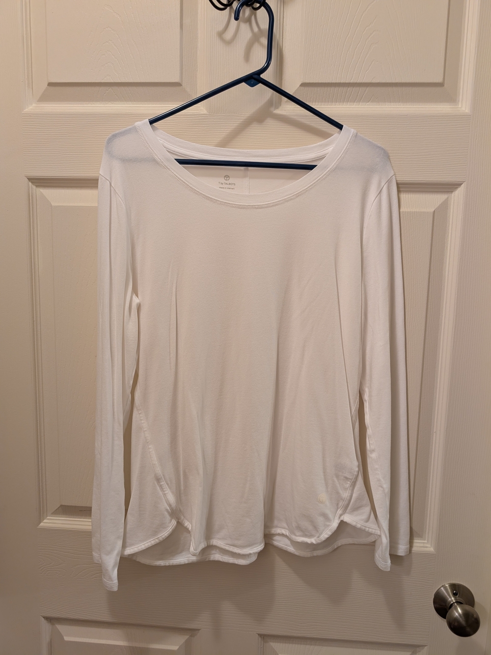 T By Talbots Women’s White Long-Sleeve Crewneck Top